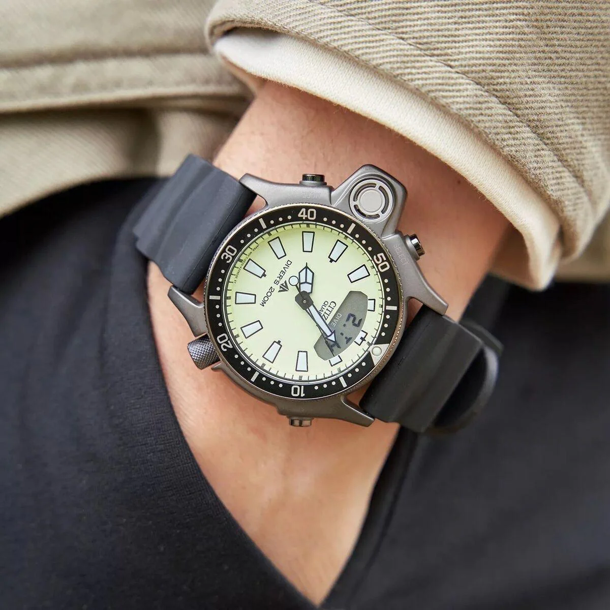 Citizen Promaster Marine Watch JP2007-17W - Image 3