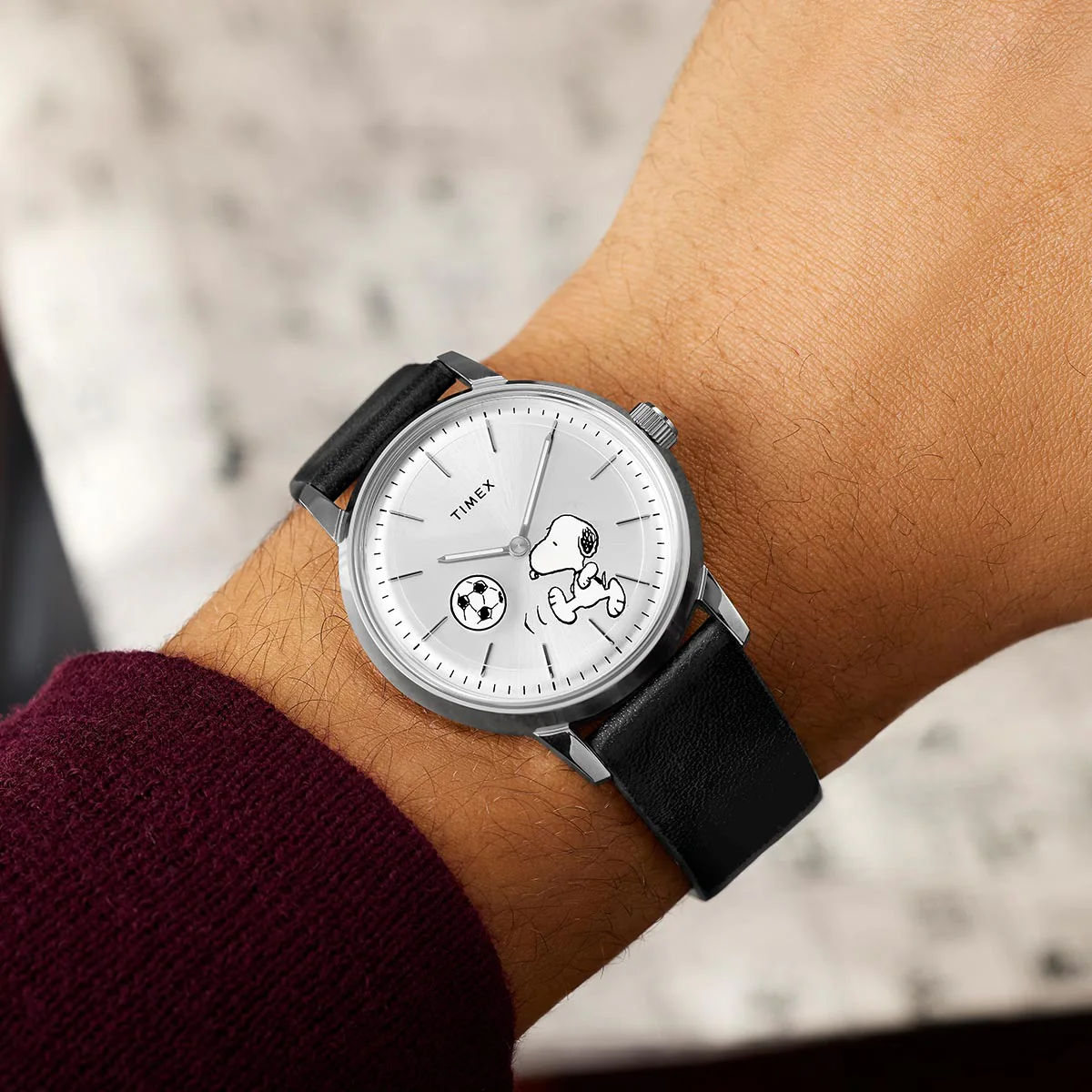 Timex Marlin x Snoopy Soccer Automatic TW2Y53800 - Image 3