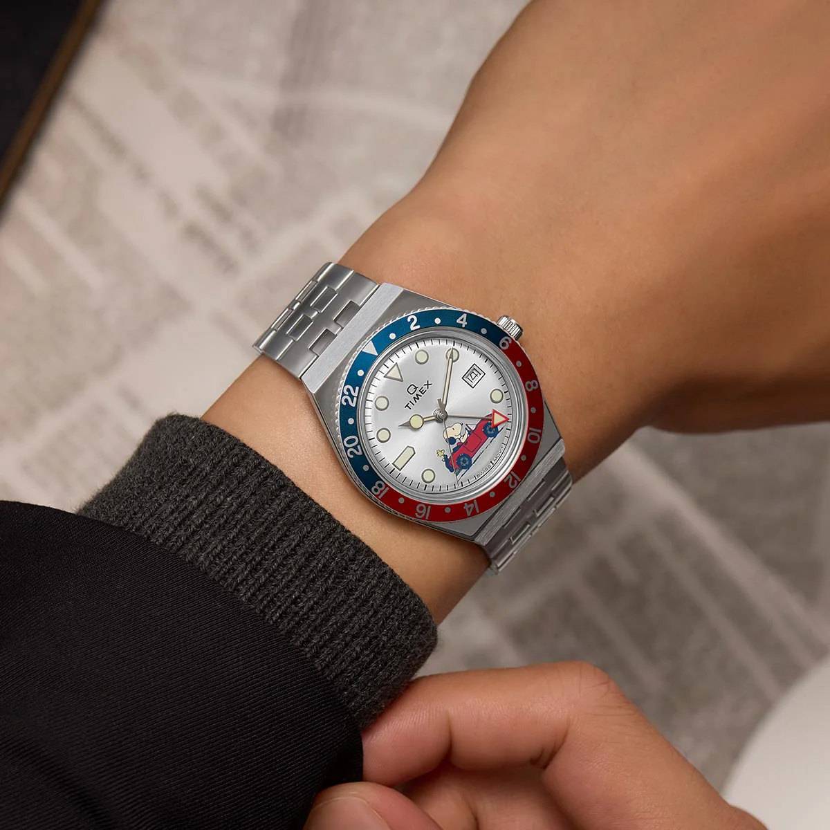 Timex Q x Peanuts Snoopy GMT TW2W83300 - Image 3